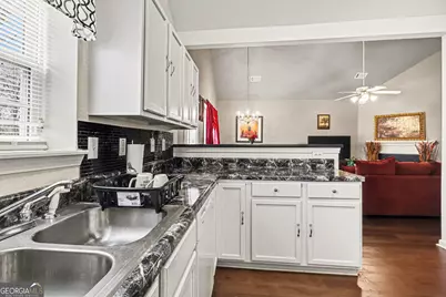 4829 Enclave Drive, Union City, GA 30291 - Photo 8