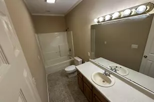 650 Fairfield Dr, Dublin, GA 31021 - Photo 2
