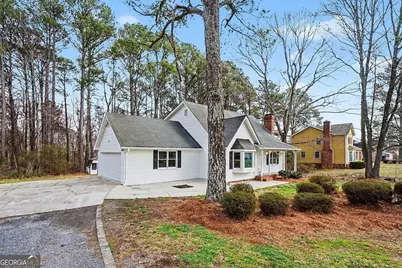 3855 Laurel Falls Drive, Snellville, GA 30039 - Photo 2