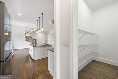 7611 Regency Circle, Sandy Springs, GA 30350 - Photo 16