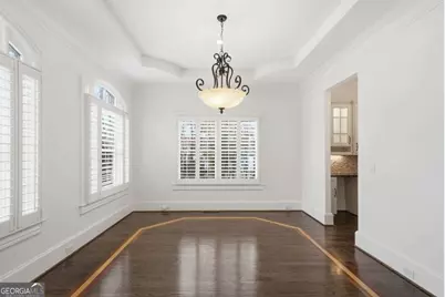 7611 Regency Circle, Sandy Springs, GA 30350 - Photo 4