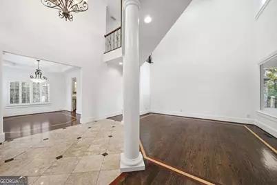 7611 Regency Circle, Sandy Springs, GA 30350 - Photo 8