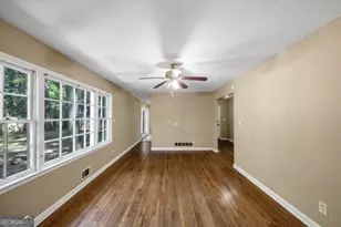 6764 Brookwood Cir, Jonesboro, GA 30236 - Photo 10