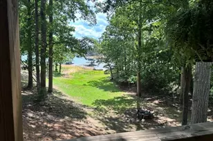 117 Woods Ln, Hartwell, GA 30643 - Photo 2