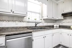 925 W Tanglewood Dr, Dublin, GA 31021 - Photo 16