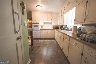 839 E Wacona Dr, Waycross, GA 31501 - Photo 6