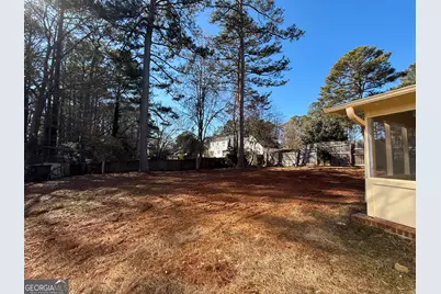 1675 Lake Lucerne Road SW, Lilburn, GA 30047 - Photo 10