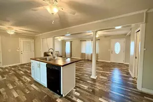 36 N Cromartie St, Hazlehurst, GA 31539 - Photo 4