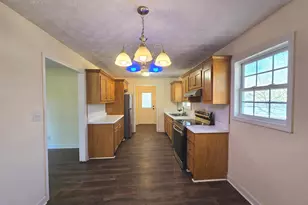 71 Railroad Ave, Jefferson, GA 30549 - Photo 4