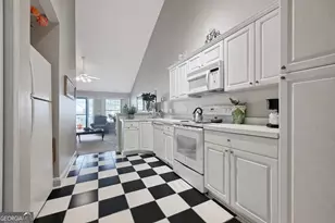 16 Intown Pl, Fayetteville, GA 30214 - Photo 4