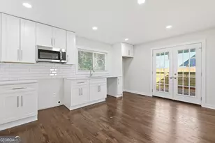 2369 Springdale Rd SW, Atlanta, GA 30315 - Photo 8