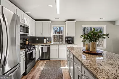 994 Lakeview Drive, Commerce, GA 30529 - Photo 14