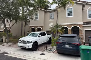 22569 SW 89th Pl, Cutler Bay, FL 33190 - Photo 2