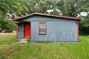 902 Martin Luther King Jr Blvd, Darien, GA 31305 - Photo 8