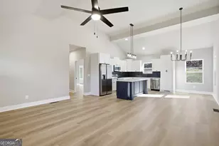 348 Bow Dr, Lavonia, GA 30553 - Photo 8