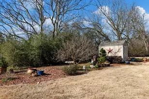 820 Lakeview Bend Cir, Jefferson, GA 30549 - Photo 46