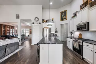 820 Lakeview Bend Cir, Jefferson, GA 30549 - Photo 14