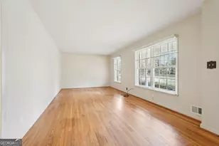 220 Jade Cove Dr, Roswell, GA 30075 - Photo 8