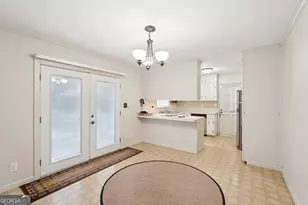 220 Jade Cove Dr, Roswell, GA 30075 - Photo 18