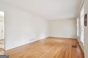 220 Jade Cove Dr, Roswell, GA 30075 - Photo 6