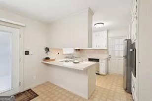 220 Jade Cove Dr, Roswell, GA 30075 - Photo 14