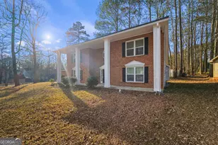1075 To Lani Dr, Stone Mountain, GA 30083 - Photo 2