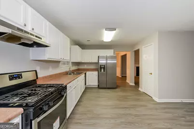 602 Robin Ridge, Stone Mountain, GA 30087 - Photo 6