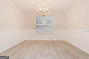 602 Robin Ridge, Stone Mountain, GA 30087 - Photo 4