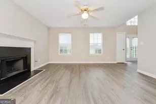 602 Robin Ridge, Stone Mountain, GA 30087 - Photo 2