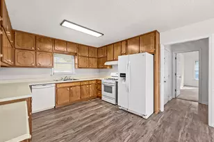 2 Cindy Ct, Hampton, GA 30228 - Photo 6