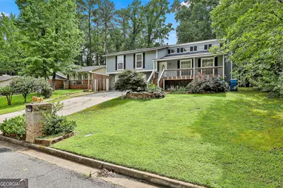 9138 Sunset Drive, Jonesboro, GA 30238 - Photo 2