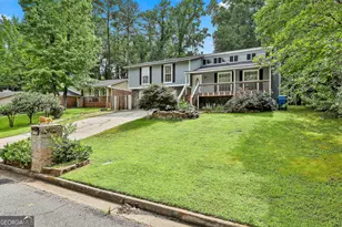 9138 Sunset Dr, Jonesboro, GA 30238 - Photo 2