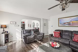 10733 James Dr, Jonesboro, GA 30238 - Photo 14