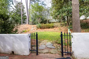 650 Moores Mill Road Square, Atlanta, GA 30327 - Photo 18