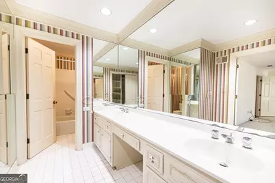 650 Moores Mill Road Square #27, Atlanta, GA 30327 - Photo 32