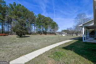 1526 Cronic Town Rd, Auburn, GA 30011 - Photo 4