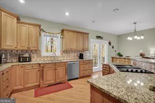 141 Shadow Walk Dr, Mount Airy, GA 30563 - Photo 18