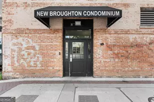 310 W Broughton St, Savannah, GA 31401 - Photo 12