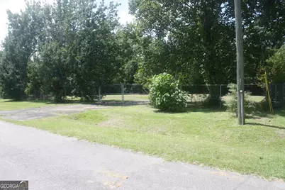 207 Cambridge Drive, Warner Robins, GA 31093 - Photo 2