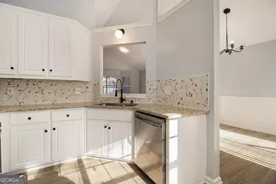 703 Guide Post Lane, Stone Mountain, GA 30088 - Photo 4