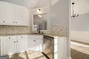 703 Guide Post Ln, Stone Mountain, GA 30088 - Photo 4