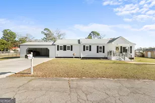 124 Pierce Ave, Swainsboro, GA 30401 - Photo 2