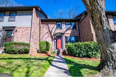 541 N White St Unit 11, Carrollton, GA 30117 - Photo 2