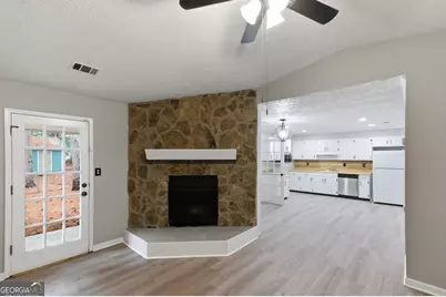 621 Maple Drive, Riverdale, GA 30274 - Photo 4