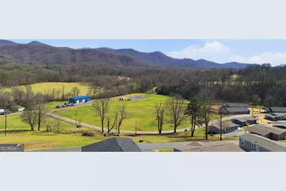 121 N Gemstone Avenue, Franklin, NC 28734 - Photo 2