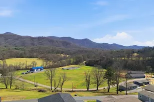 121 N Gemstone Ave, Franklin, NC 28734 - Photo 2