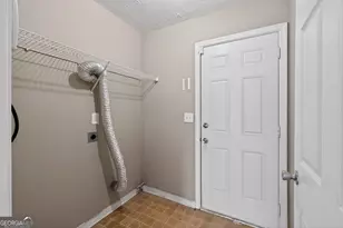 502 Shadow Valley Ct, Lithonia, GA 30058 - Photo 30