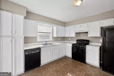 205 Pineknoll Court, Ellenwood, GA 30294 - Photo 12