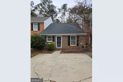 370 Williamsburg Way, Fayetteville, GA 30214 - Photo 2