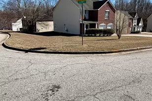 9154 Claude Ct, Jonesboro, GA 30238 - Photo 2